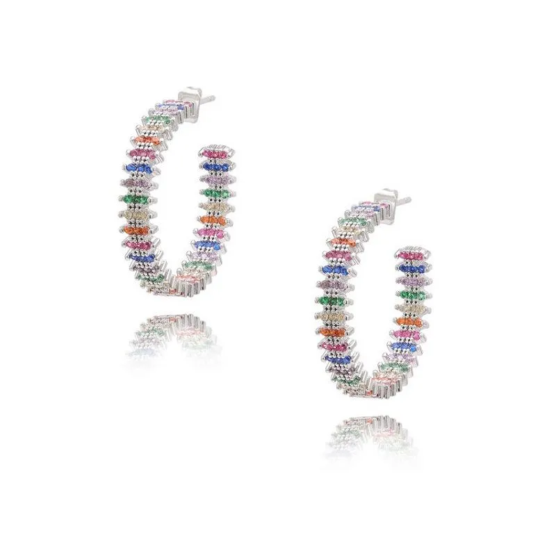 Farverige bøjleøreringe til kvinder